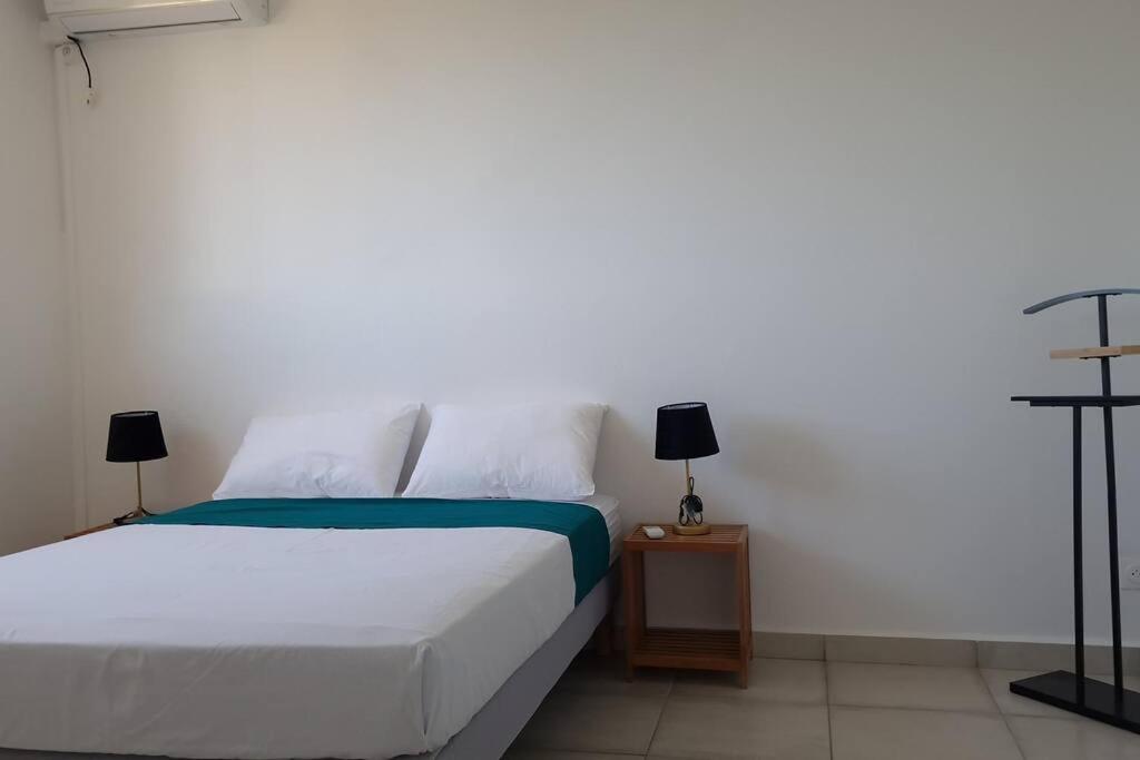 Joli T2 En Bas De Villa Vue Jardin Et Mer 비유자비탕 외부 사진